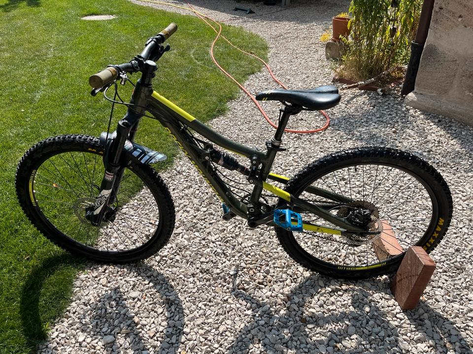 Rocky Mountain Reaper with two sets of wheels 24 and 26 inches 2018